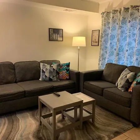Suite 6, Sleep 3, Walk To Attractions In Uptown